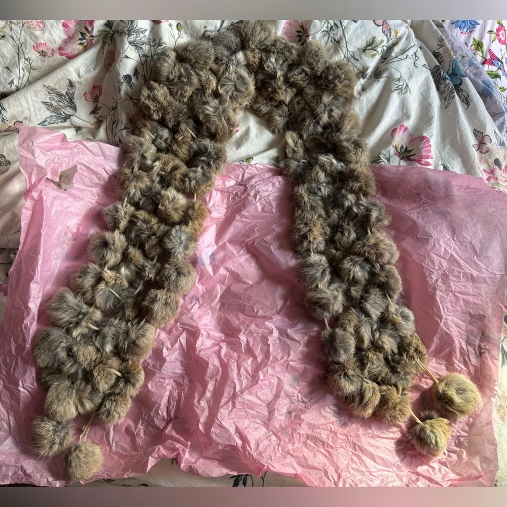 REAL RABBIT Fur Pom Pom Scarf